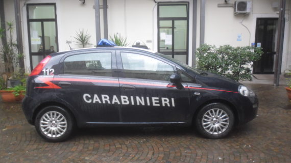 “L’ora delle carte” alla vigilia della befana negli uffici di Palazzo Scorpio, sede dell’Amministrazione comunale di Pignataro Maggiore: la presenza di un equipaggio della stazione carabinieri mette in agitazione i politici che meritano “cenere e carbone”