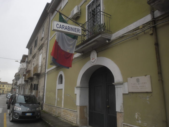 Come il grande scrittore del “contesto”, Leonardo Sciascia, avrebbe fatto gli auguri di buon lavoro al giovane maresciallo Giuseppe Grumiro, neo-comandante della Stazione carabinieri di Pignataro Maggiore, famigerato paese conosciuto quale “Svizzera della camorra”