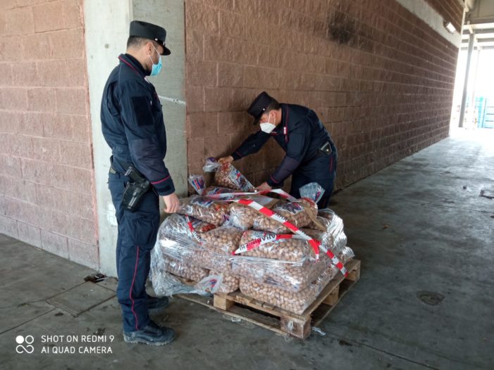 Sequestrati svariati quantitativi di prodotti alimentari irregolari al mercato ortofrutticolo