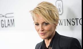 Nel suo libro Sharon Stone racconta “Il Bello di Vivere Due Volte”